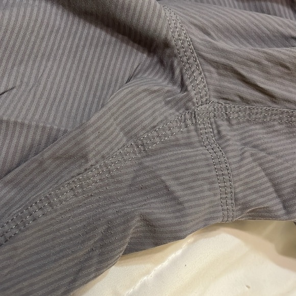 Lululemon Yoga Camp Crop Fossil Size 4 - Picture 13 of 14